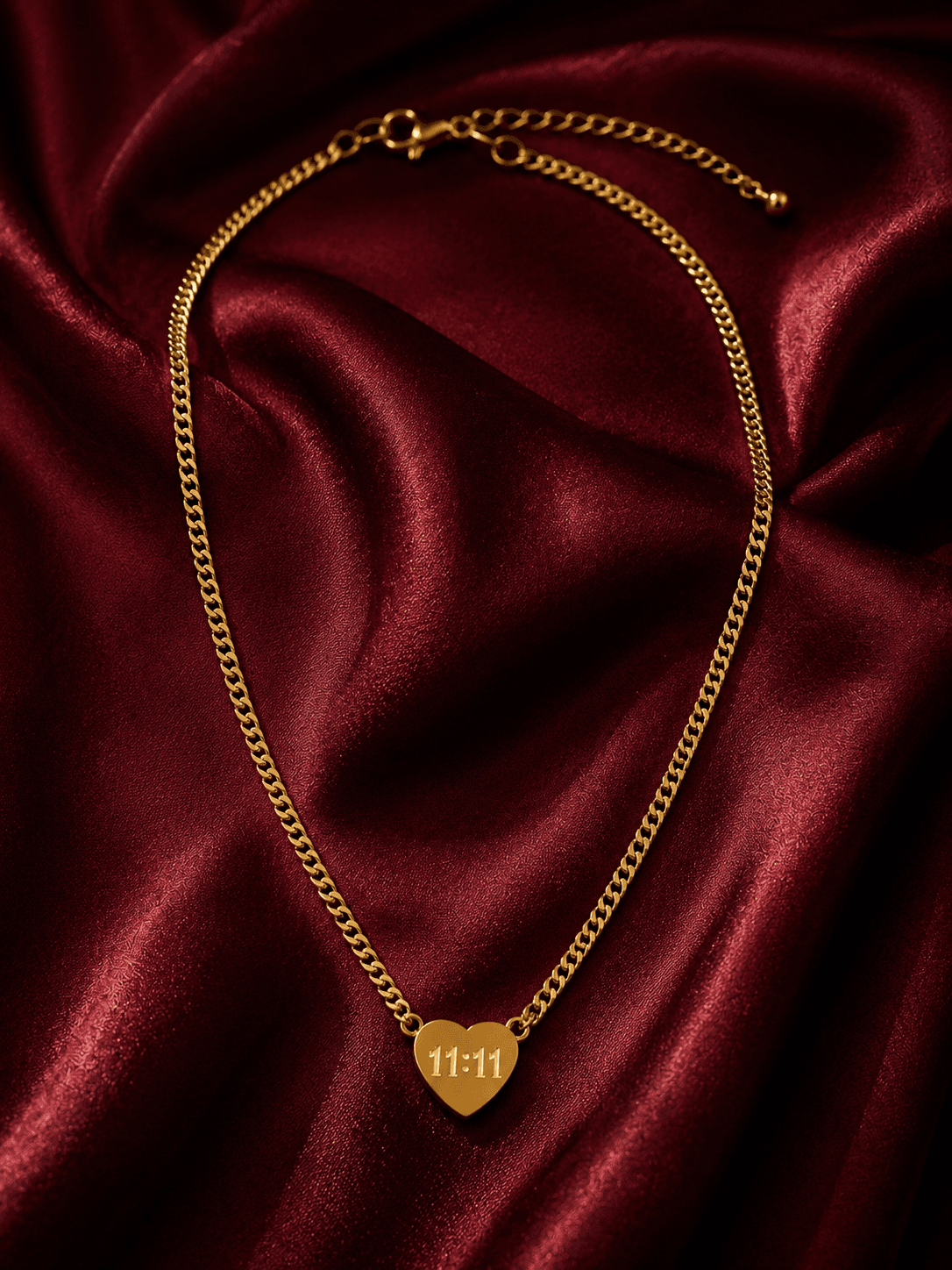 Fatum Aureum Necklace — Anti-Tarnish Gold · Charm Pendant